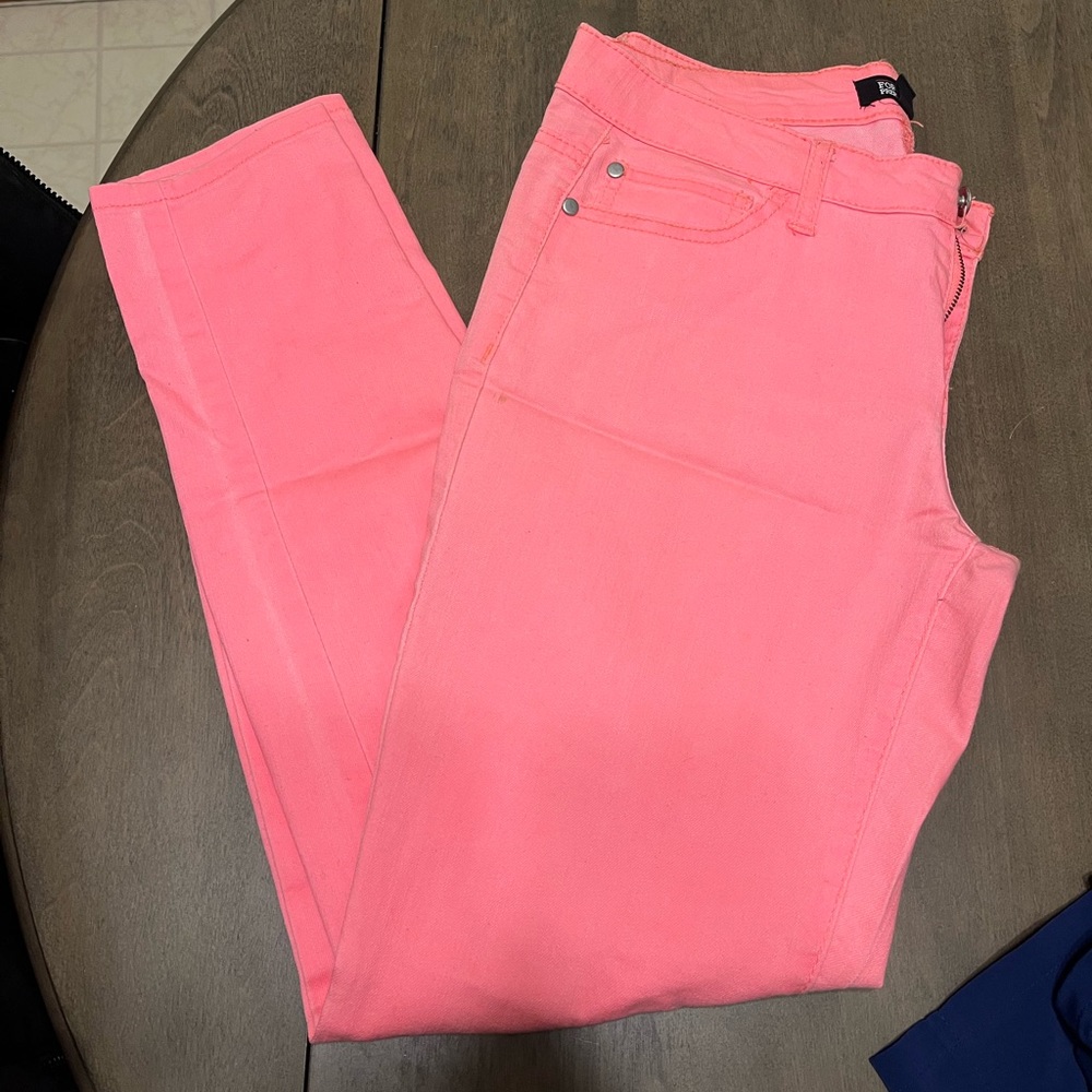 FOREVER 21 Neon Pink Skinny Jeans (size 29)